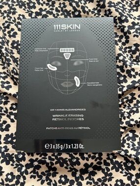 111SKIN Black Wrinkle Erasing Retinol Patches - Black